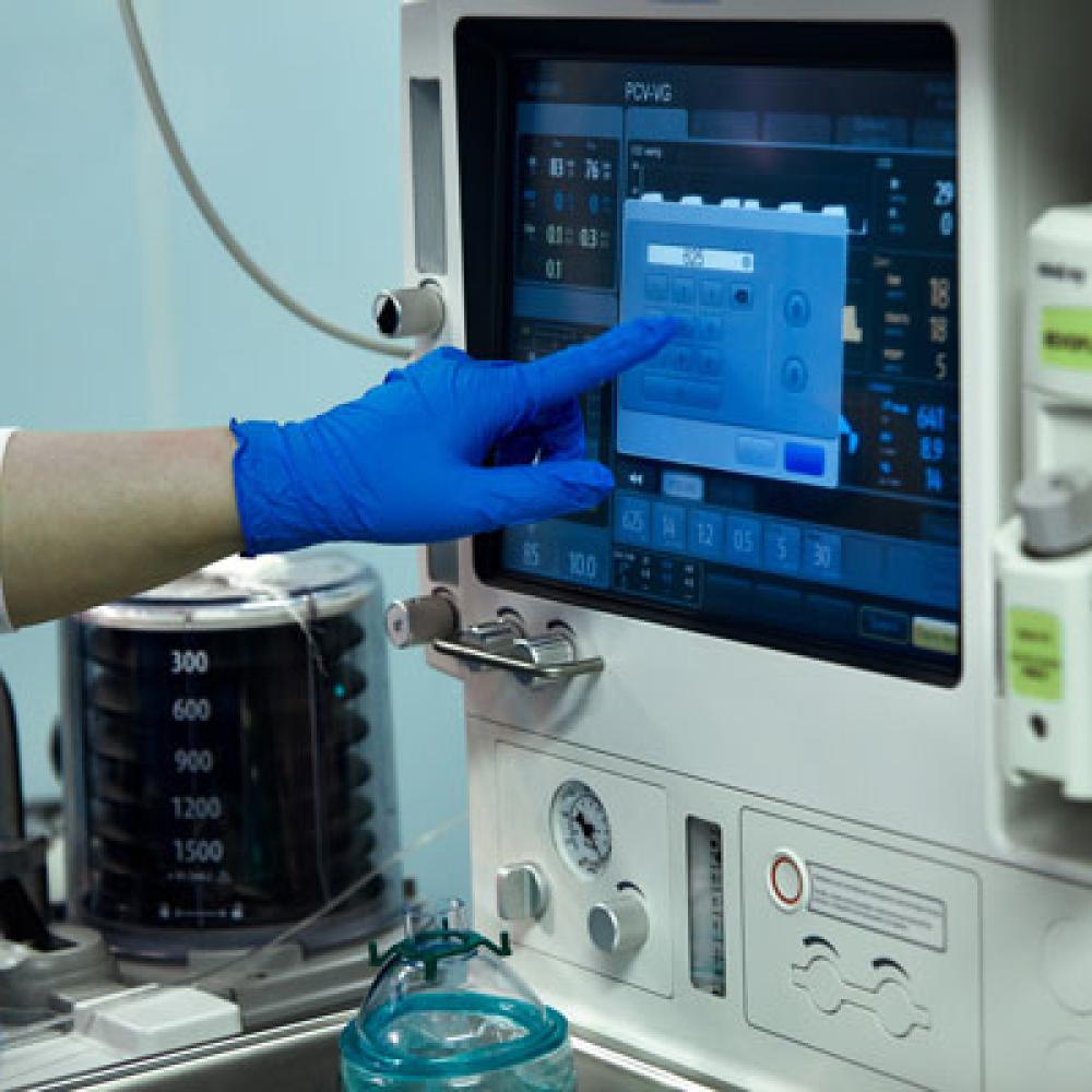 Medical Touchscreen operation using gloves