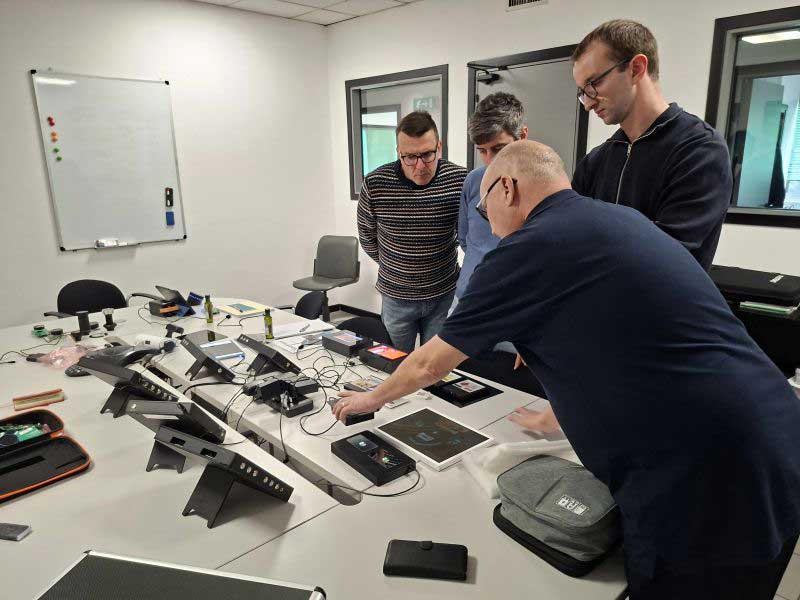 anders technology roadshow - bringing tech to your door