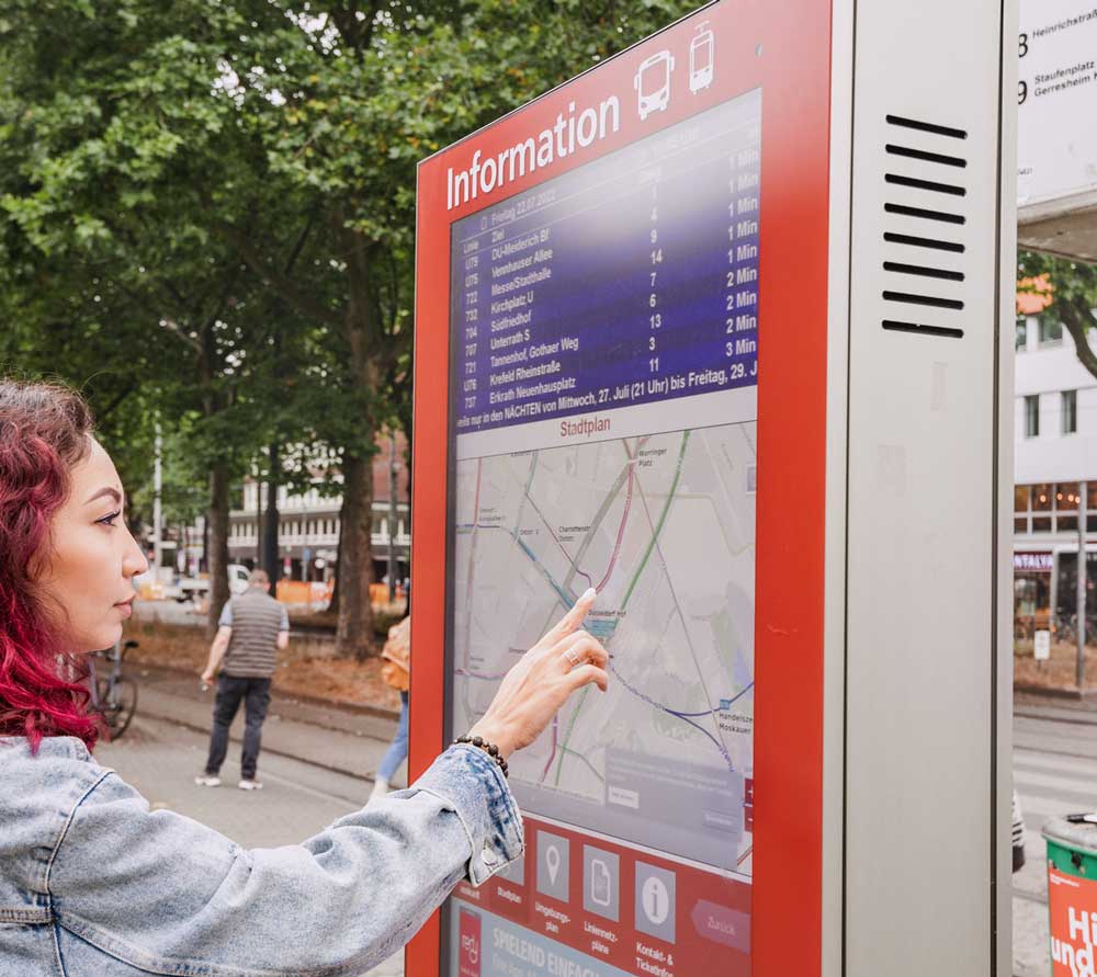 outdoor public information display using sunlight readable lcd